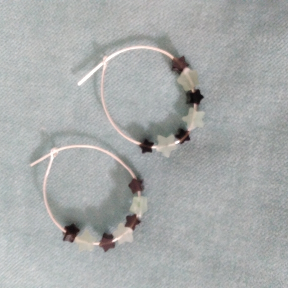 Hand crafted  earrings - Picture 1 of 3